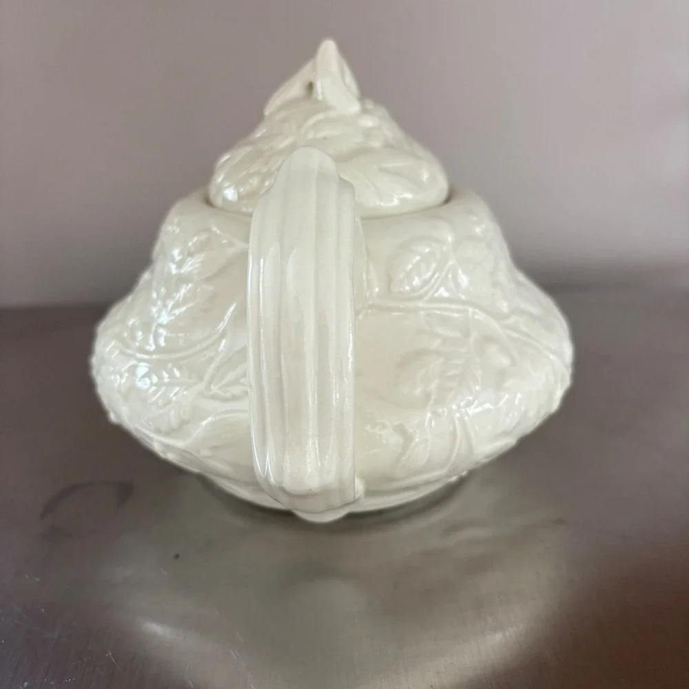 Embossed Botanical Ceramic Teapot Cream Off-White Leaf Berry Motif‎ 5.5 inch